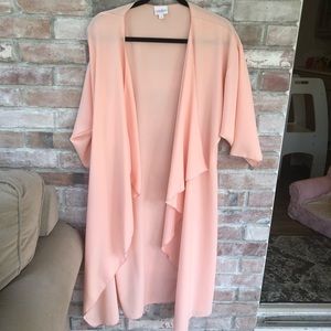 EUC LuLaRoe Shirley M-Gorgeous peach color